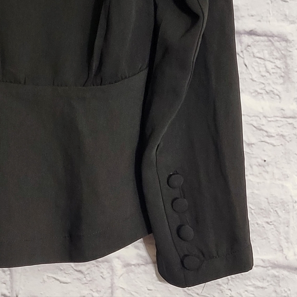 🎀Black Blouse with Side Button and Sleeve Details - Picture 10 of 15